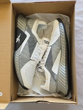 Reebok White, Black & Gray Men's Training Shoes